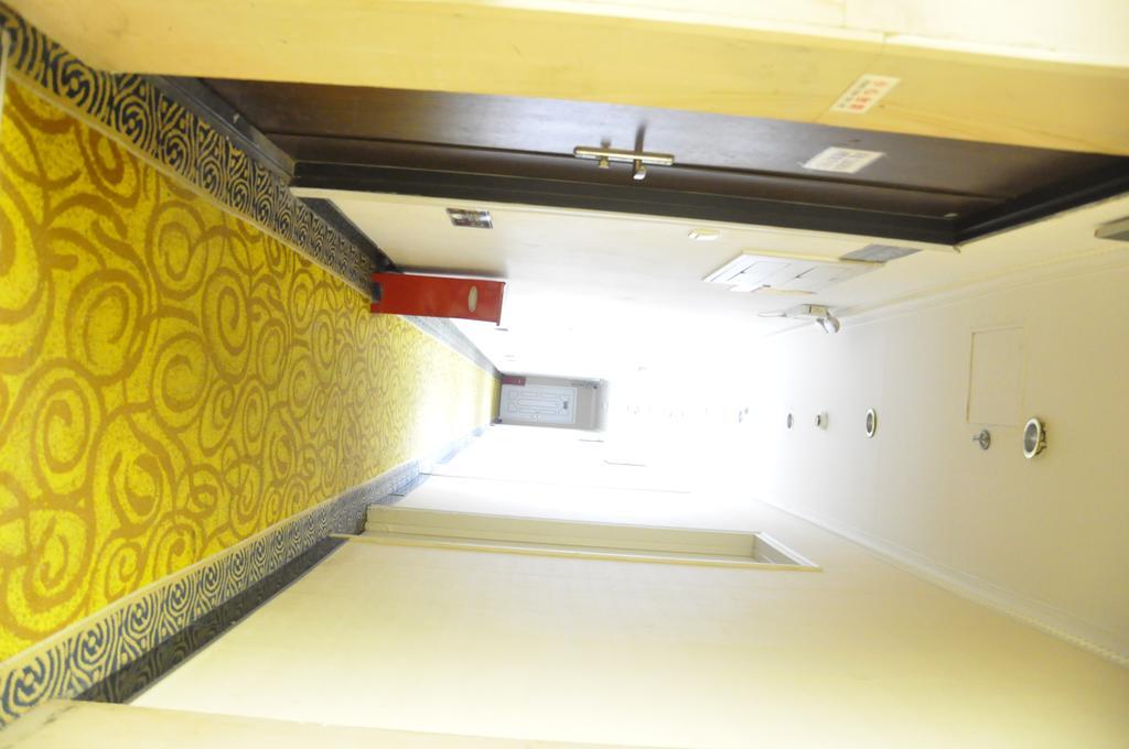 Super 8 Hotel Beijing Shijingshan Jiujiuyuan Extérieur photo